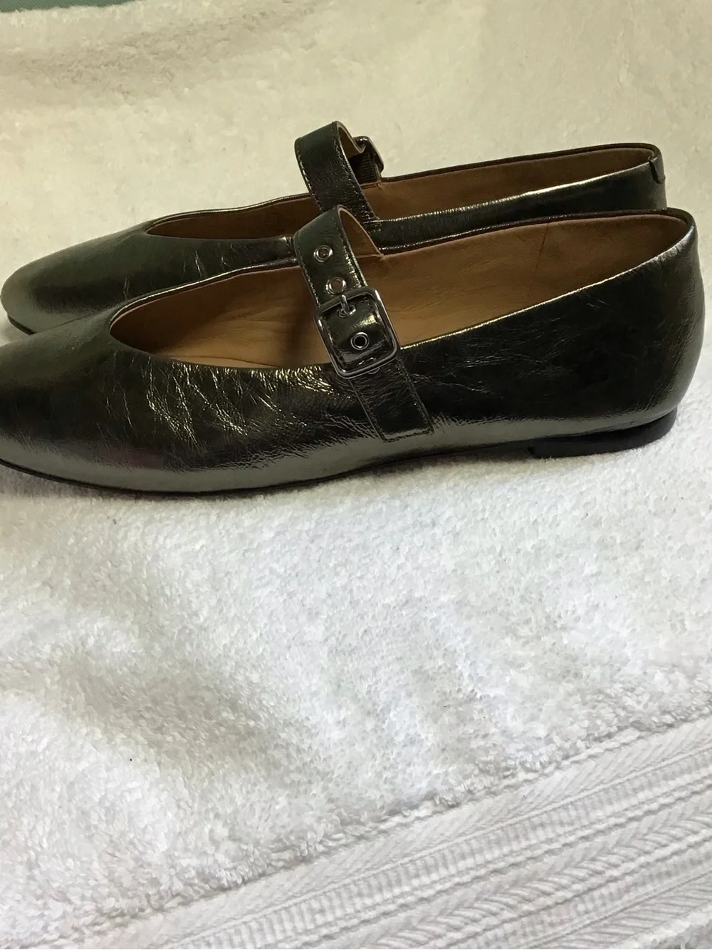 Madewell Metallic Olive Mary Jane Grommet Flats with Buckle Sz 9 - Picture 3 of 9